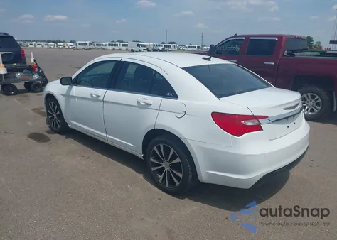 2011 Chrysler 200 S из США, поврежденный, VIN 1C3BC8FG3BN624341